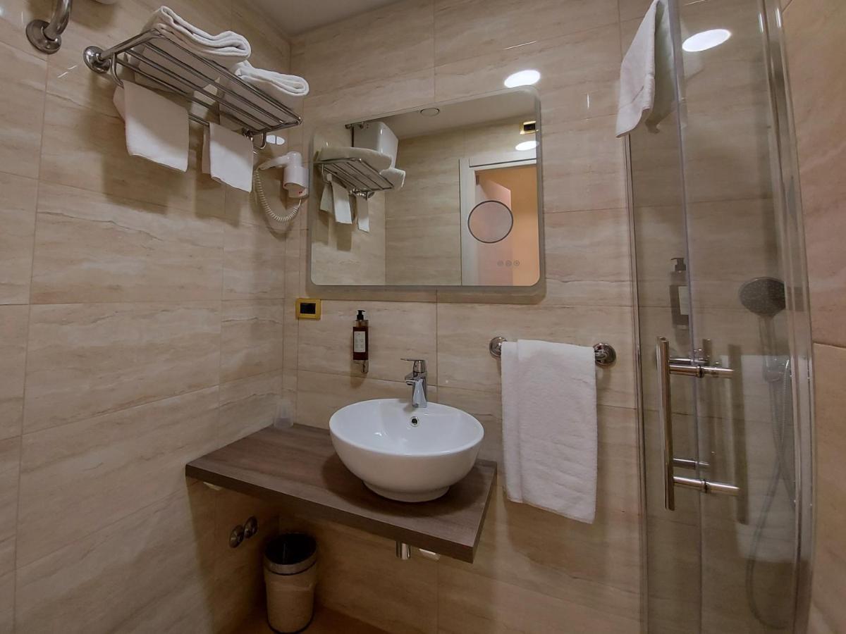 Piave41 Hotel Rome Bagian luar foto